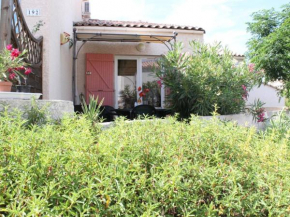 Maison de Vacances avec Piscine et Terrasse, 800m de la Plage - 6 Couchages, Saint Pierre la Mer - FR-1-229D-82